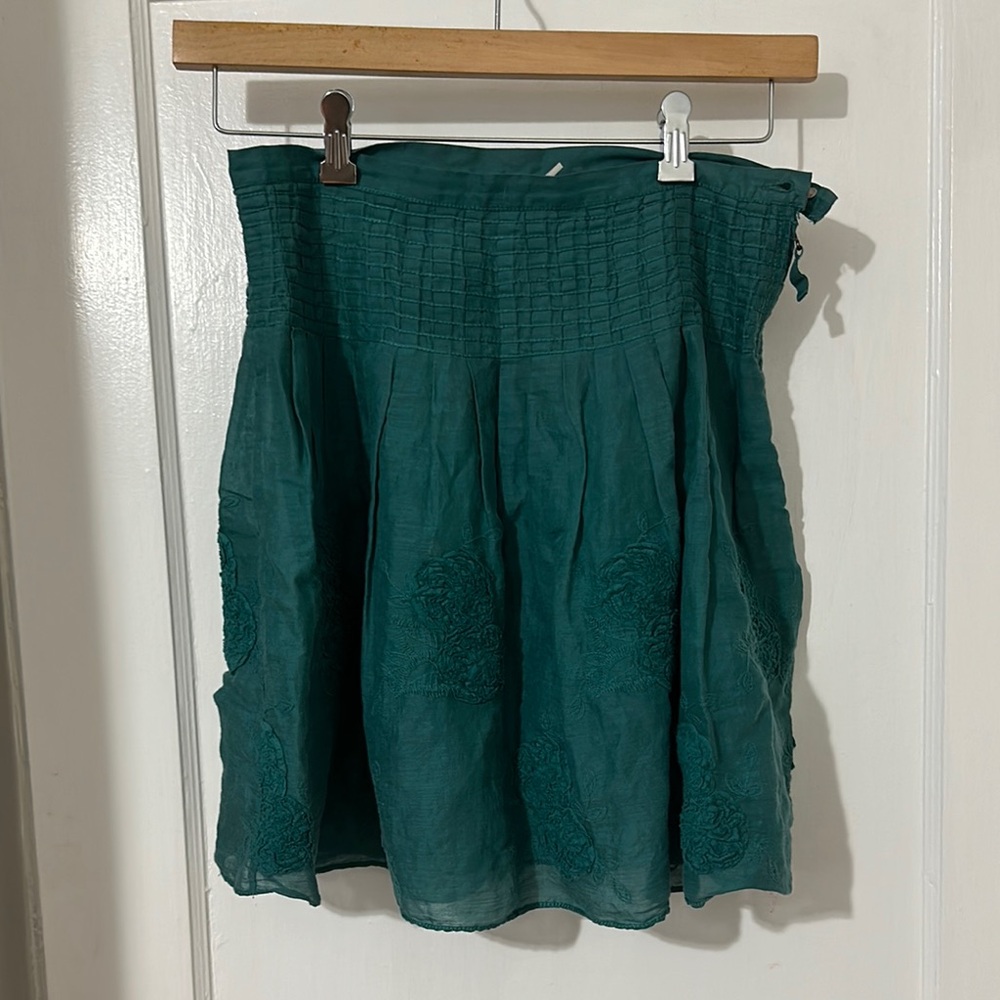 Max Studio teal colored skirt sz small - beautiful condition